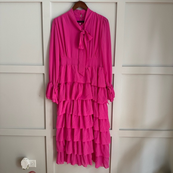 Dresses & Skirts - Elegant Pink Ruffle Dress